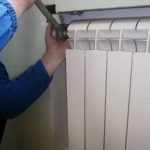 Замена батарей отопления в квартире: когда нужно делать переделку системы, деятельность ЖЭКа при замене и установке радиаторов в многоквартирном доме